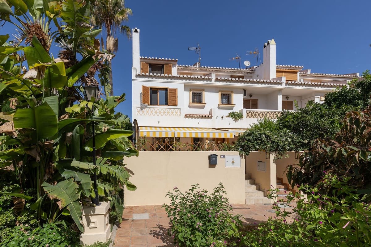 4 bedroom Townhouse for sale in Torremolinos with garage - € 499,000 (Ref: 10043530)