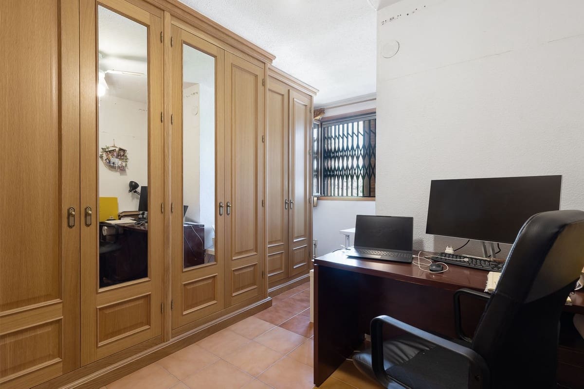 4 bedroom Townhouse for sale in Torremolinos with garage - € 499,000 (Ref: 10043530)