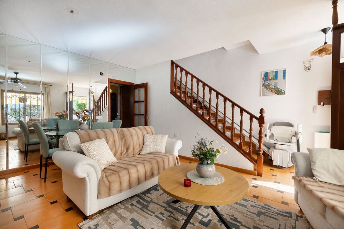 4 bedroom Townhouse for sale in Torremolinos with garage - € 499,000 (Ref: 10043530)
