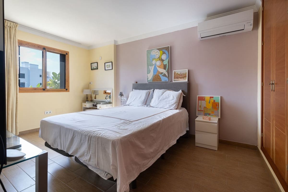 4 bedroom Townhouse for sale in Torremolinos with garage - € 499,000 (Ref: 10043530)