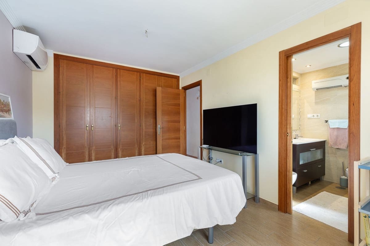 4 bedroom Townhouse for sale in Torremolinos with garage - € 499,000 (Ref: 10043530)