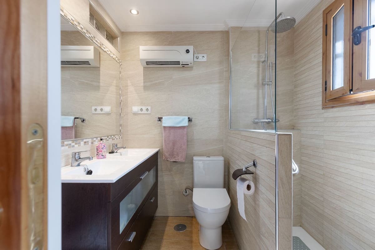 4 bedroom Townhouse for sale in Torremolinos with garage - € 499,000 (Ref: 10043530)