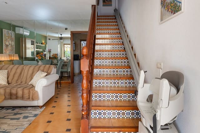 4 soveværelse Byhus til salg i Torremolinos med garage - € 499.000 (Ref: 10043530)
