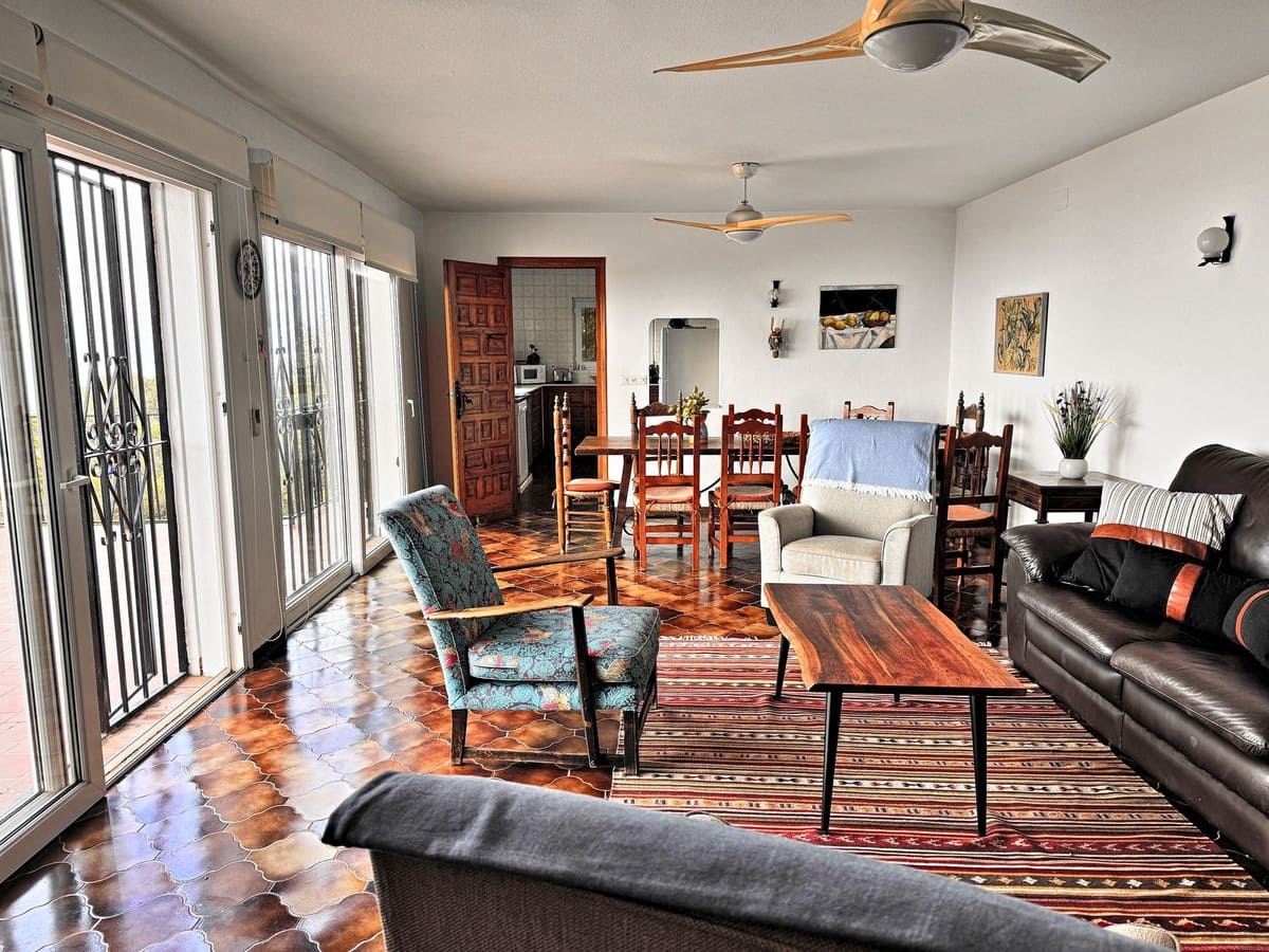 Chalet de 4 habitaciones en Valtocado en venta con piscina garaje - 895.000 € (Ref: 10134916)