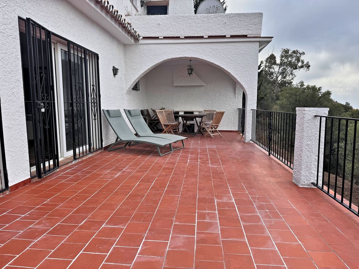 Chalet de 4 habitaciones en Valtocado en venta con piscina garaje - 895.000 € (Ref: 10134916)