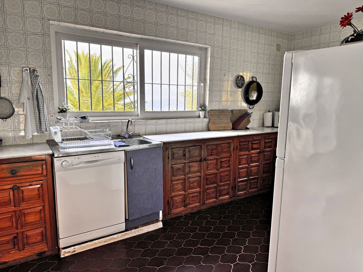 Chalet de 4 habitaciones en Valtocado en venta con piscina garaje - 895.000 € (Ref: 10134916)