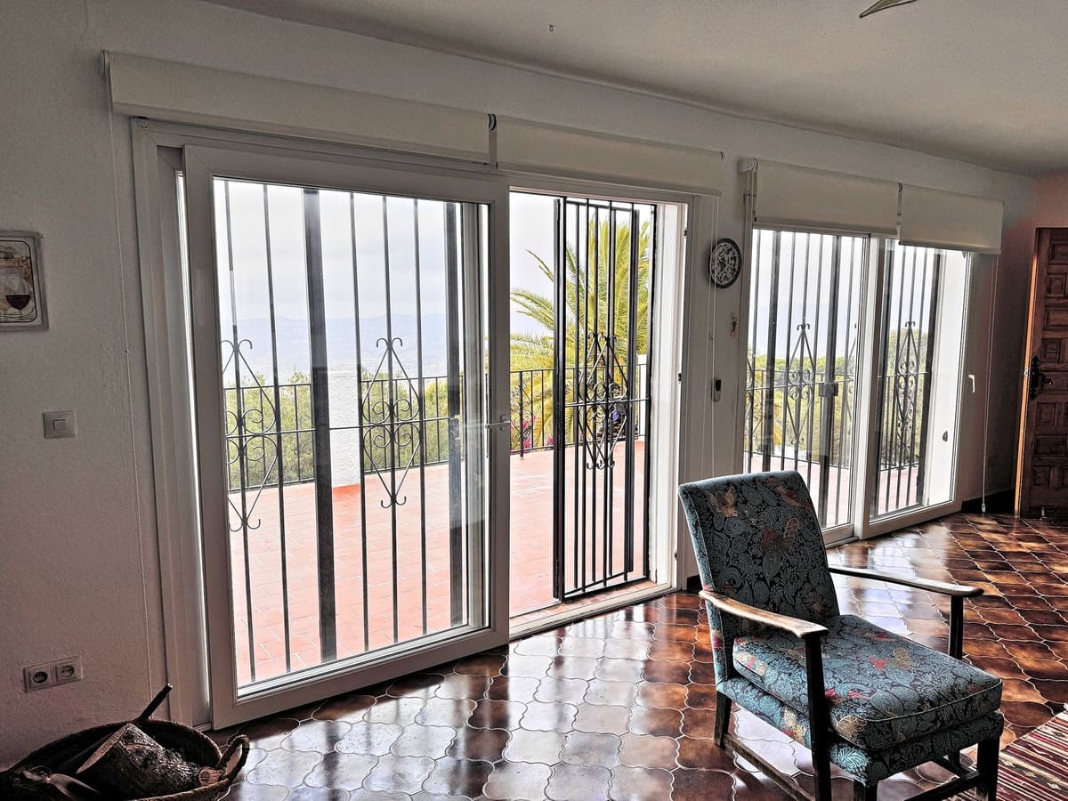 Chalet de 4 habitaciones en Valtocado en venta con piscina garaje - 895.000 € (Ref: 10134916)
