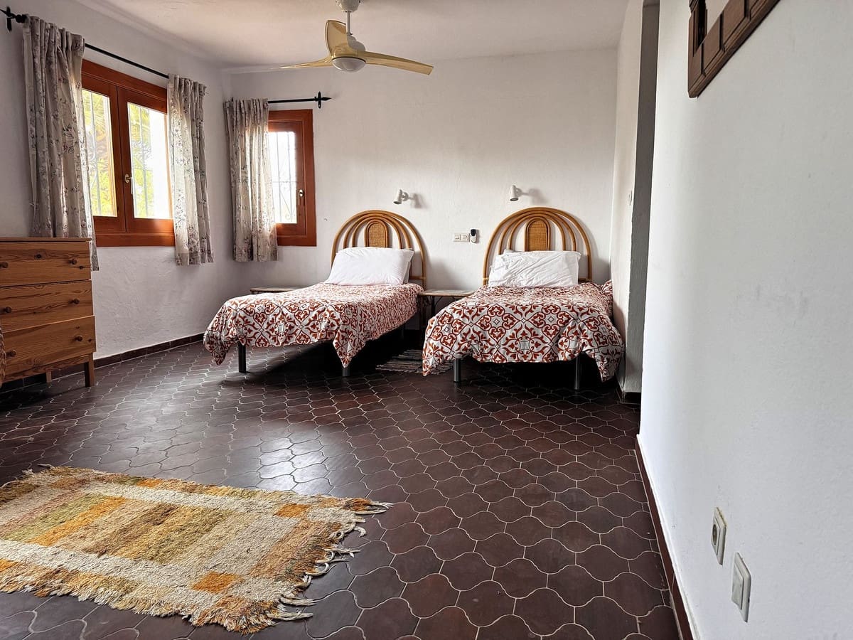 Chalet de 4 habitaciones en Valtocado en venta con piscina garaje - 895.000 € (Ref: 10134916)