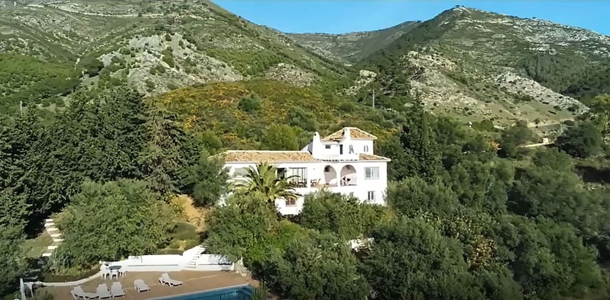 Chalet de 4 habitaciones en Valtocado en venta con piscina garaje - 895.000 € (Ref: 10134916)