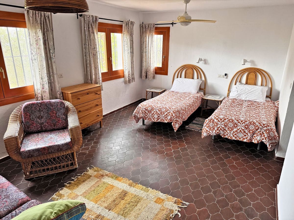 Chalet de 4 habitaciones en Valtocado en venta con piscina garaje - 895.000 € (Ref: 10134916)