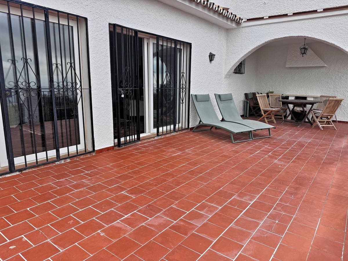 Chalet de 4 habitaciones en Valtocado en venta con piscina garaje - 895.000 € (Ref: 10134916)