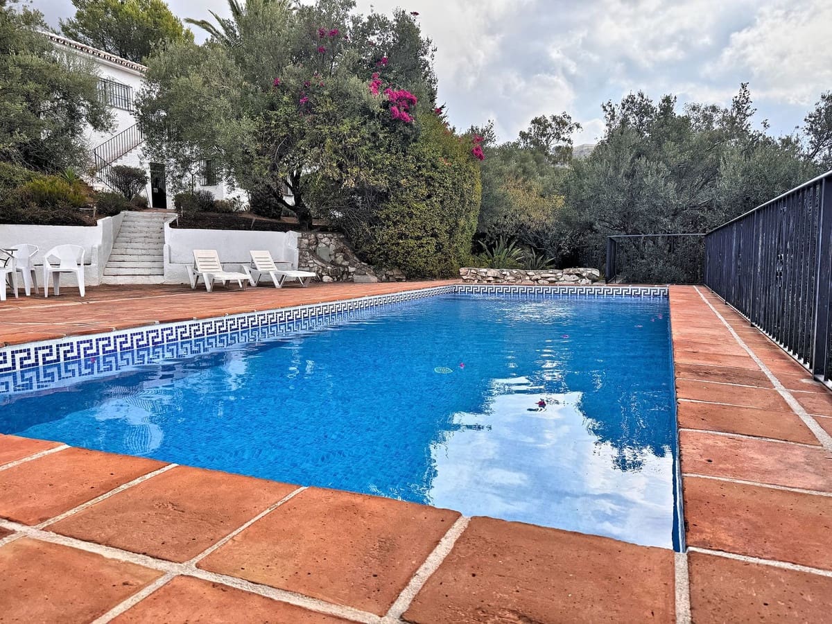 Chalet de 4 habitaciones en Valtocado en venta con piscina garaje - 895.000 € (Ref: 10134916)