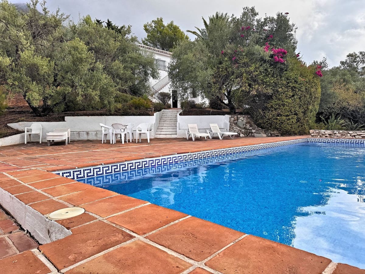 Chalet de 4 habitaciones en Valtocado en venta con piscina garaje - 895.000 € (Ref: 10134916)