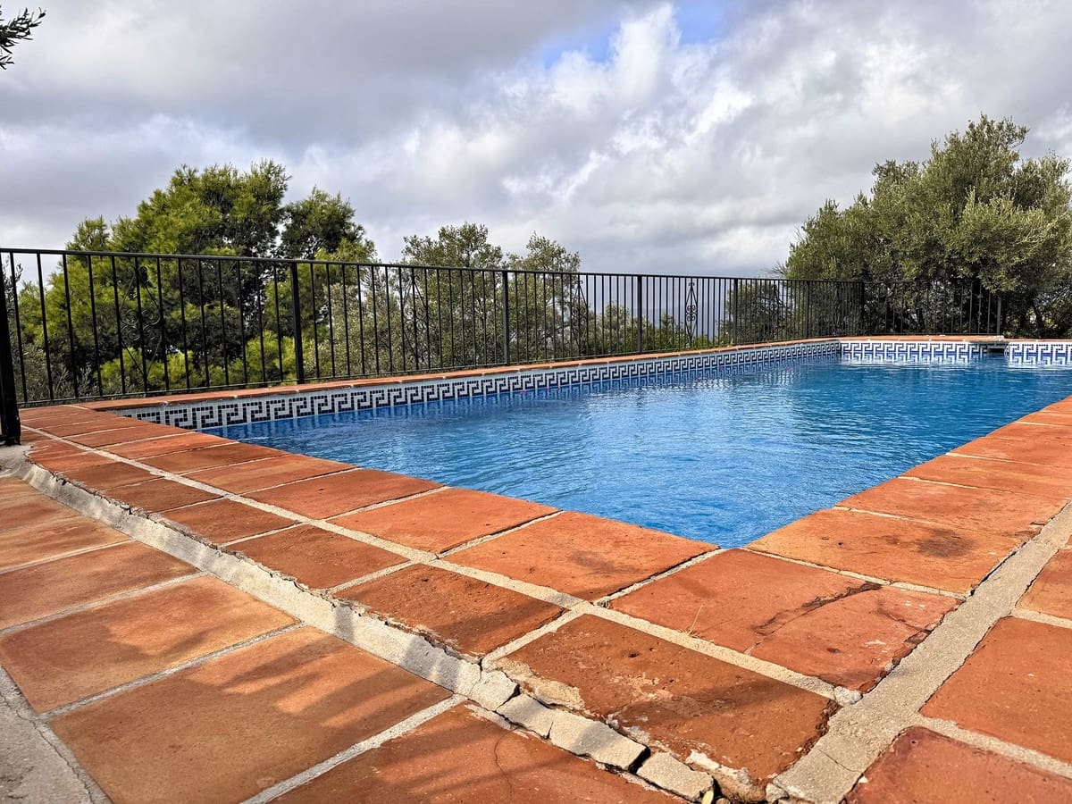 Chalet de 4 habitaciones en Valtocado en venta con piscina garaje - 895.000 € (Ref: 10134916)