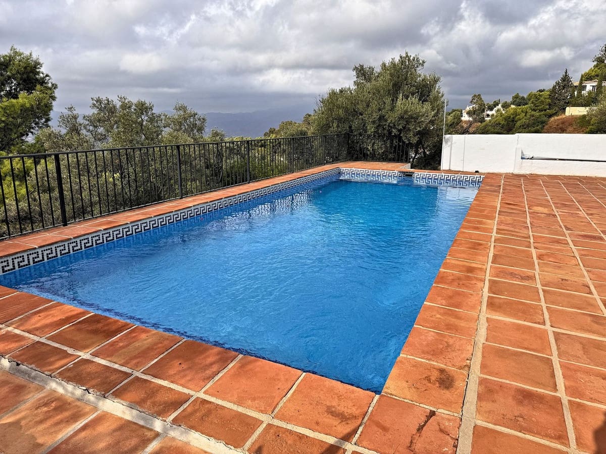 Chalet de 4 habitaciones en Valtocado en venta con piscina garaje - 895.000 € (Ref: 10134916)