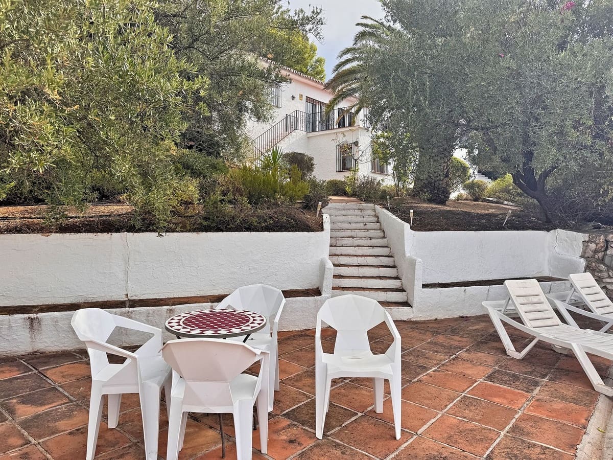 Chalet de 4 habitaciones en Valtocado en venta con piscina garaje - 895.000 € (Ref: 10134916)