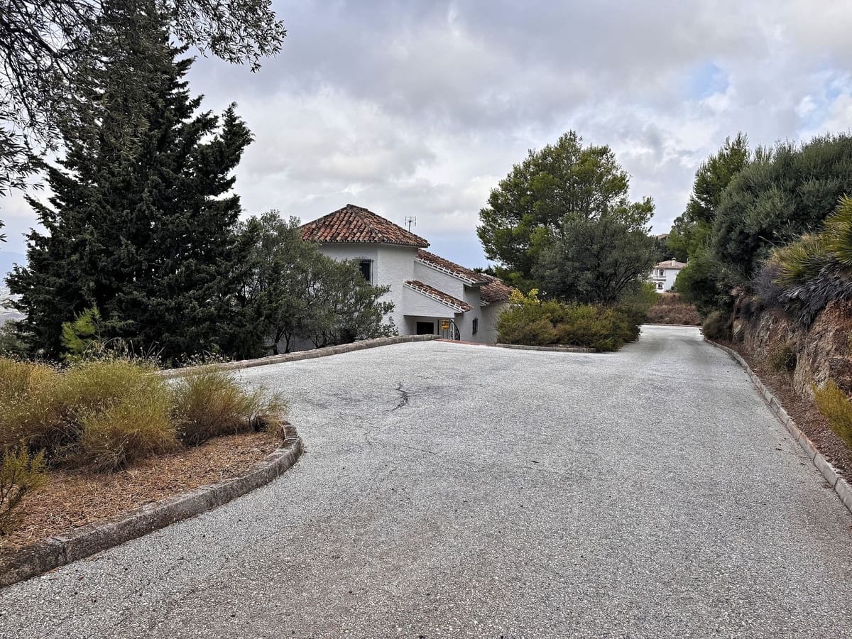 Chalet de 4 habitaciones en Valtocado en venta con piscina garaje - 895.000 € (Ref: 10134916)