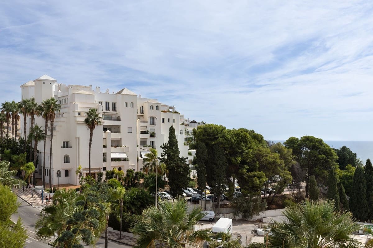 2 soveværelse Strandlejlighed til salg i Torremolinos med swimmingpool garage - € 445.000 (Ref: 10148253)