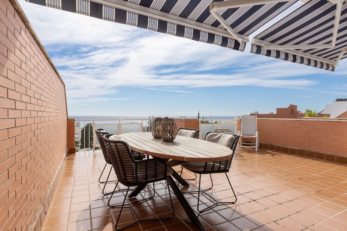 2 soveværelse Strandlejlighed til salg i Torremolinos med swimmingpool garage - € 445.000 (Ref: 10148253)