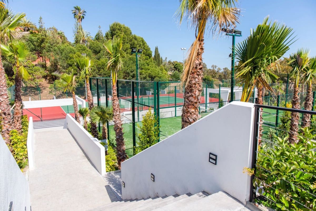 3 bedroom Apartment for sale in Estepona with pool garage - € 595,400 (Ref: 7416440)