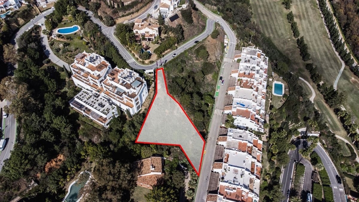 Chalet en Benahavís en venta con piscina - 1.200.000 € (Ref: 7423888)