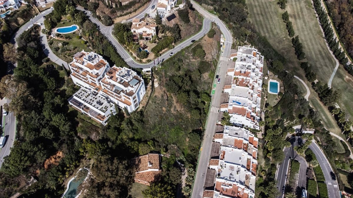 Chalet en Benahavís en venta con piscina - 1.200.000 € (Ref: 7423888)