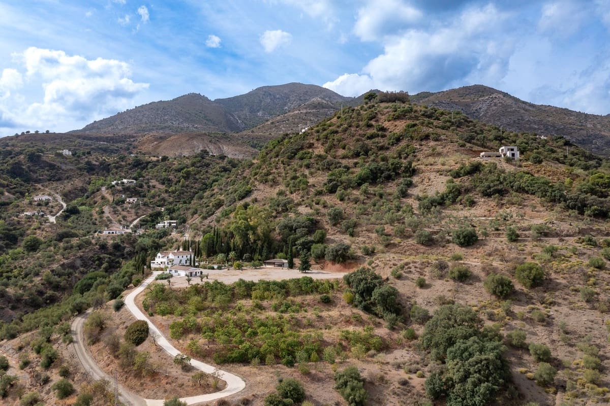 6 soveværelse Finca/Landehus til salg i Casarabonela - € 1.080.000 (Ref: 7867448)