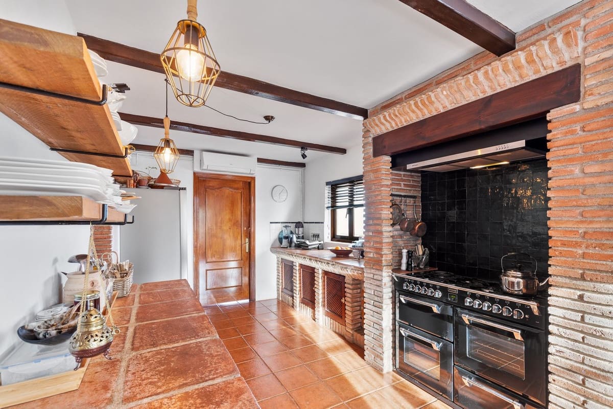 6 soveværelse Finca/Landehus til salg i Casarabonela - € 1.080.000 (Ref: 7867448)