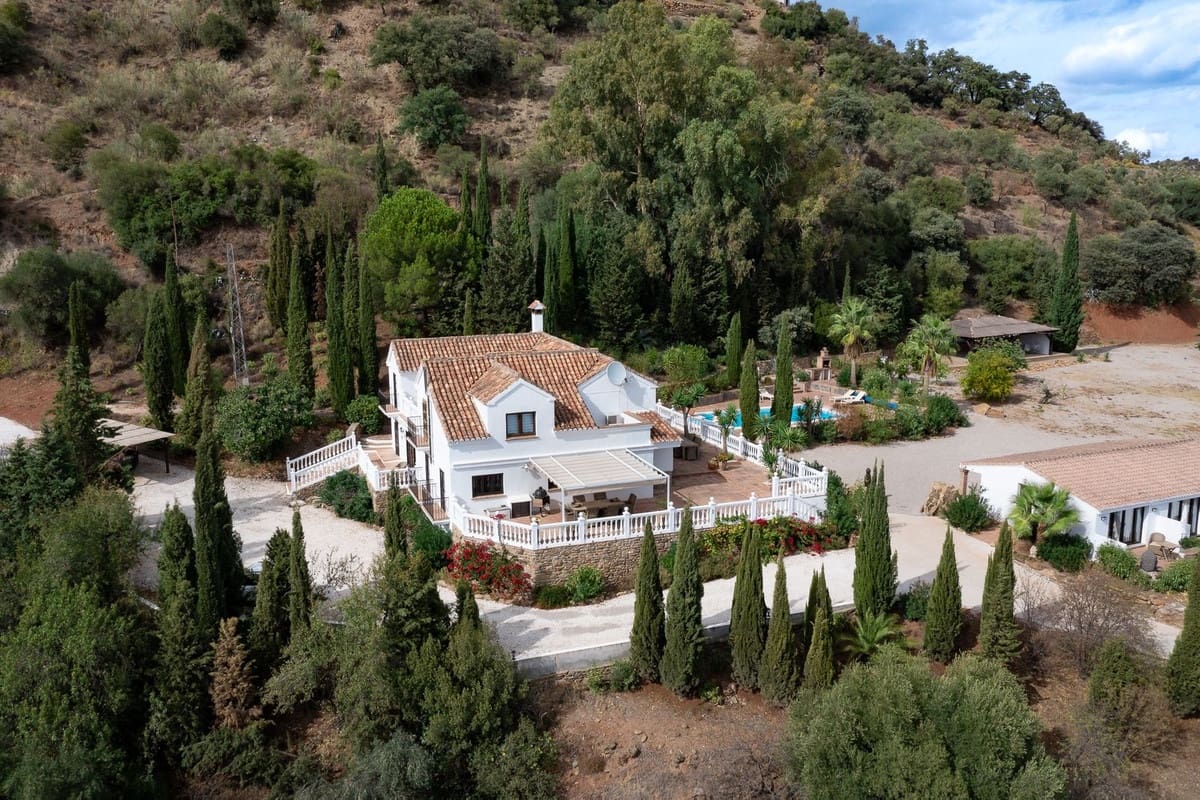 6 soveværelse Finca/Landehus til salg i Casarabonela - € 1.080.000 (Ref: 7867448)