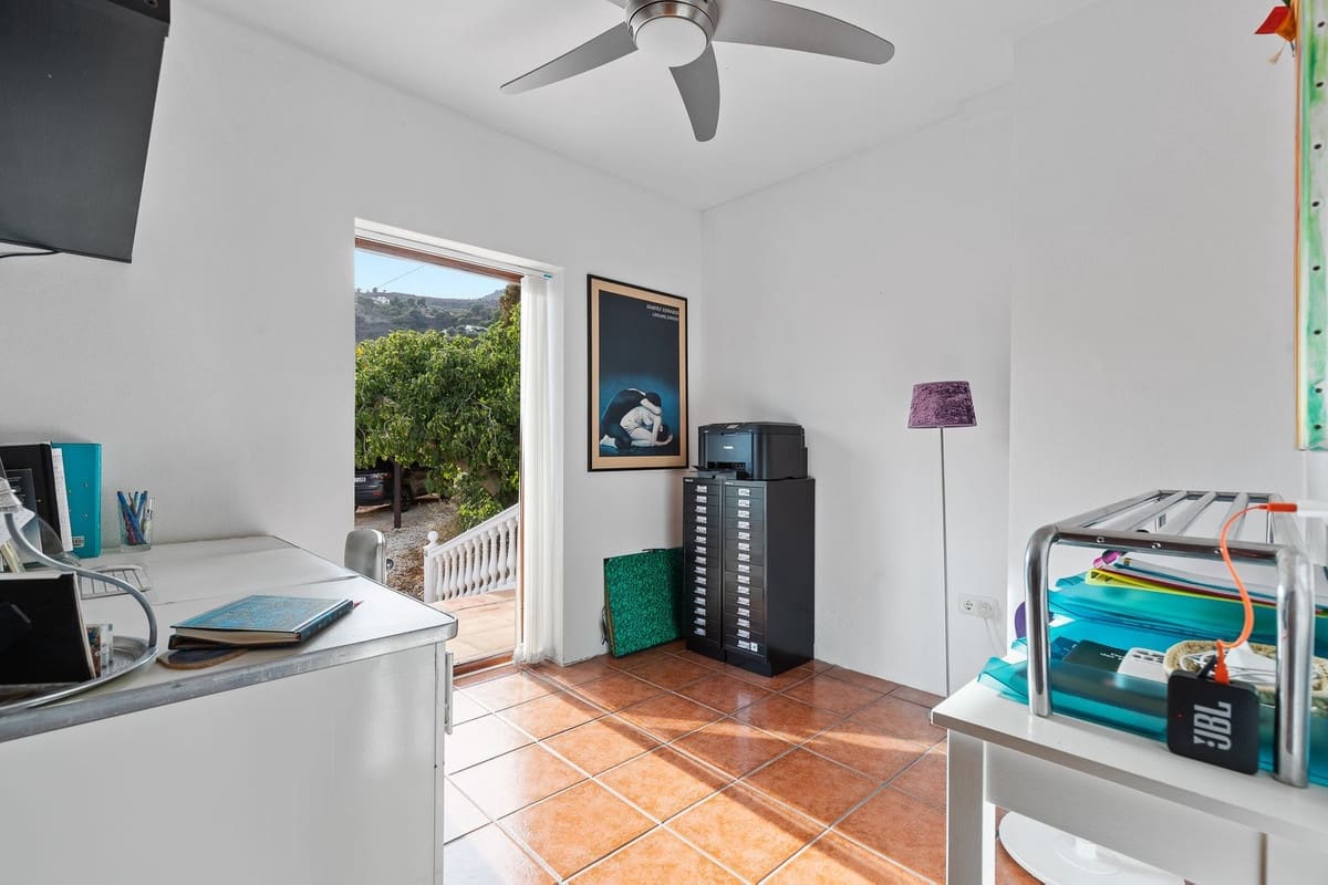 6 soveværelse Finca/Landehus til salg i Casarabonela med swimmingpool garage - € 1.080.000 (Ref: 8098027)