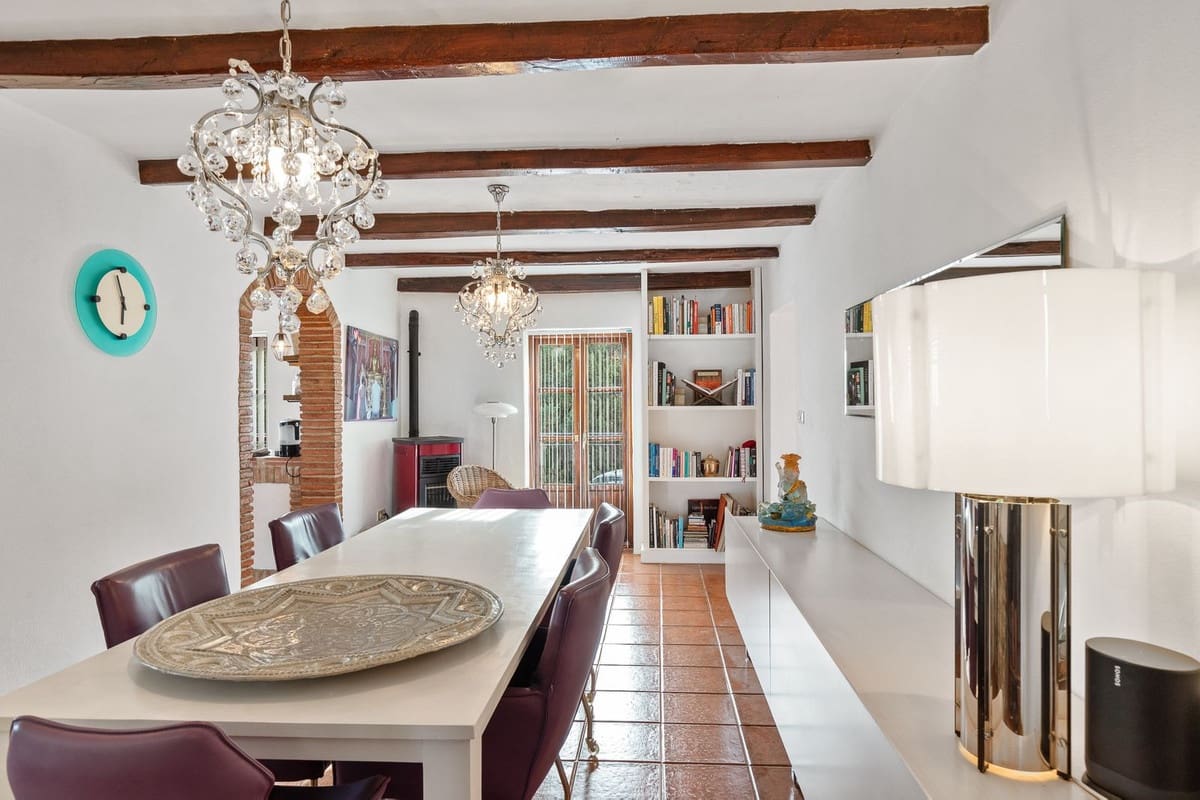 6 soveværelse Finca/Landehus til salg i Casarabonela med swimmingpool garage - € 1.080.000 (Ref: 8098027)