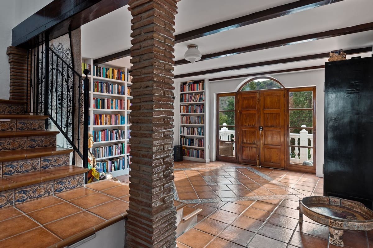 6 soveværelse Finca/Landehus til salg i Casarabonela med swimmingpool garage - € 1.080.000 (Ref: 8098027)