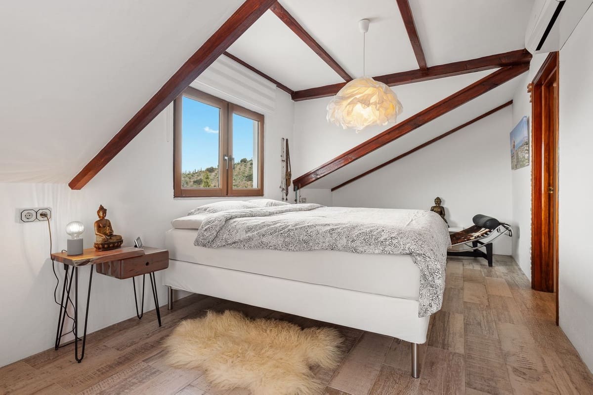 6 soveværelse Finca/Landehus til salg i Casarabonela med swimmingpool garage - € 1.080.000 (Ref: 8098027)