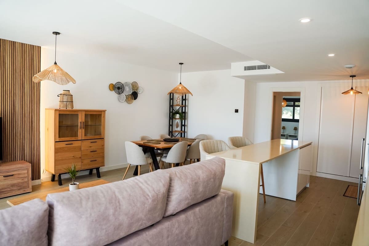 Apartamento de 3 habitaciones en Estepona en venta con piscina garaje - 480.000 € (Ref: 8478551)