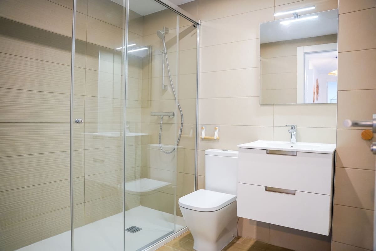 Apartamento de 3 habitaciones en Estepona en venta con piscina garaje - 480.000 € (Ref: 8478551)