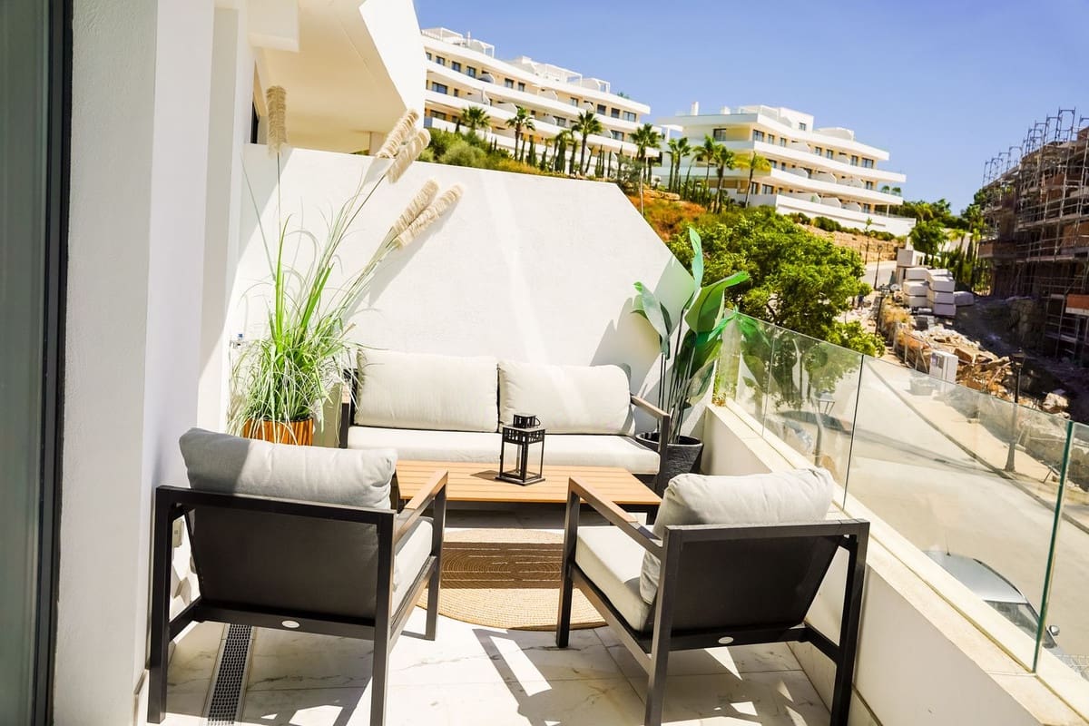 3 bedroom Apartment for sale in Estepona with pool garage - € 420,000 (Ref: 8478551)