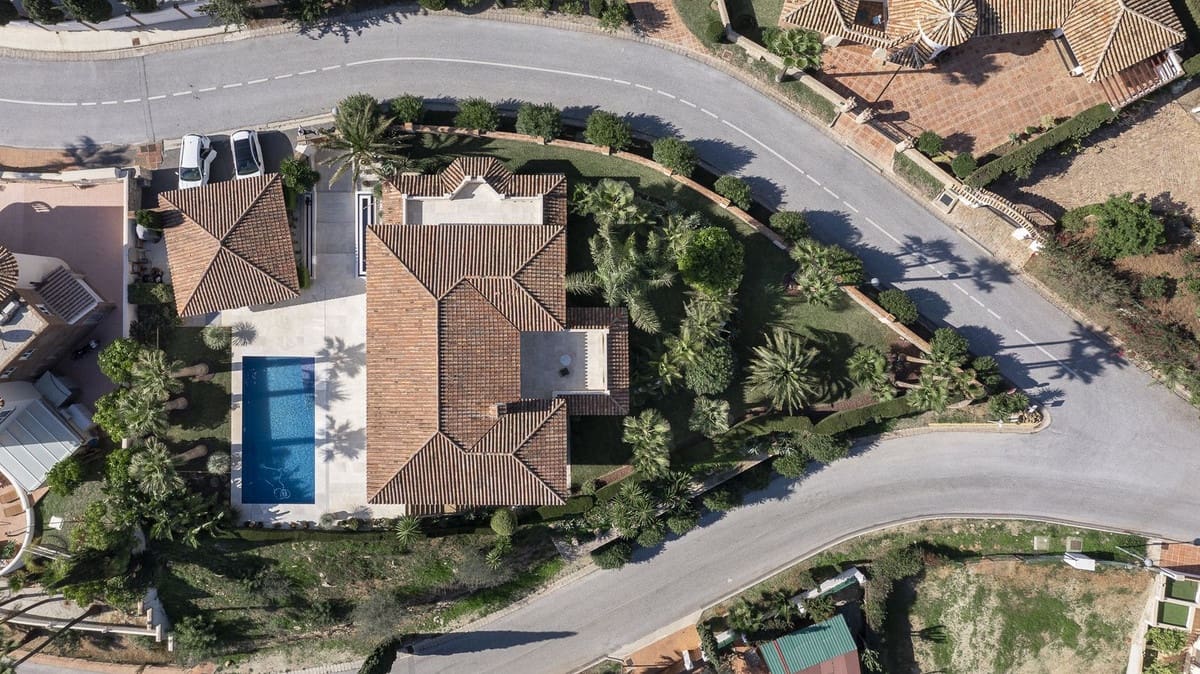 6 soverom Villa til salgs i Mijas Golf med garasje - € 2 300 000 (Ref: 8644094)