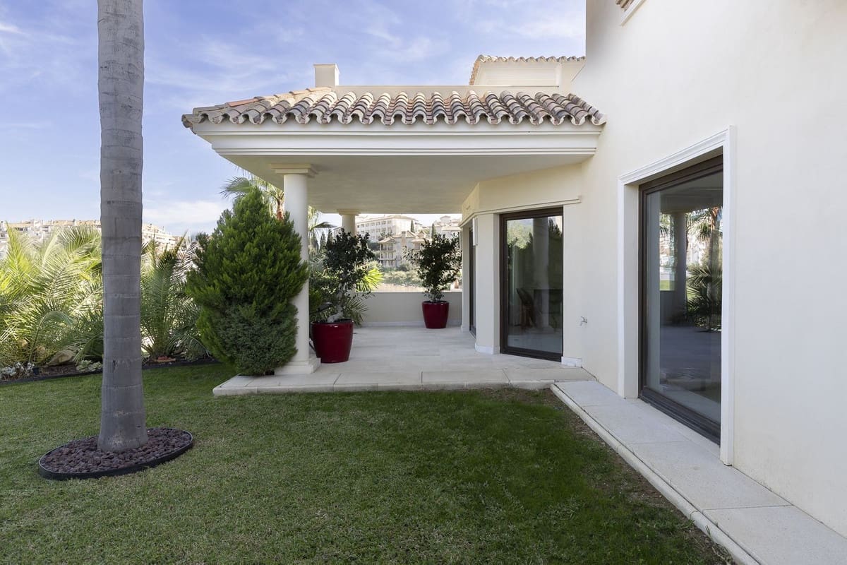 6 sypialnia Willa na sprzedaż w Mijas Golf z garażem - 2 300 000 € (Ref: 8644094)