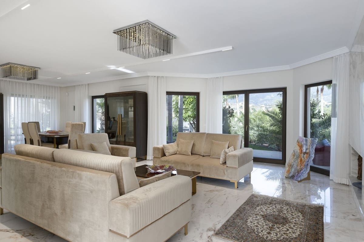 6 bedroom Villa for sale in Mijas Golf with garage - € 2,300,000 (Ref: 8644094)