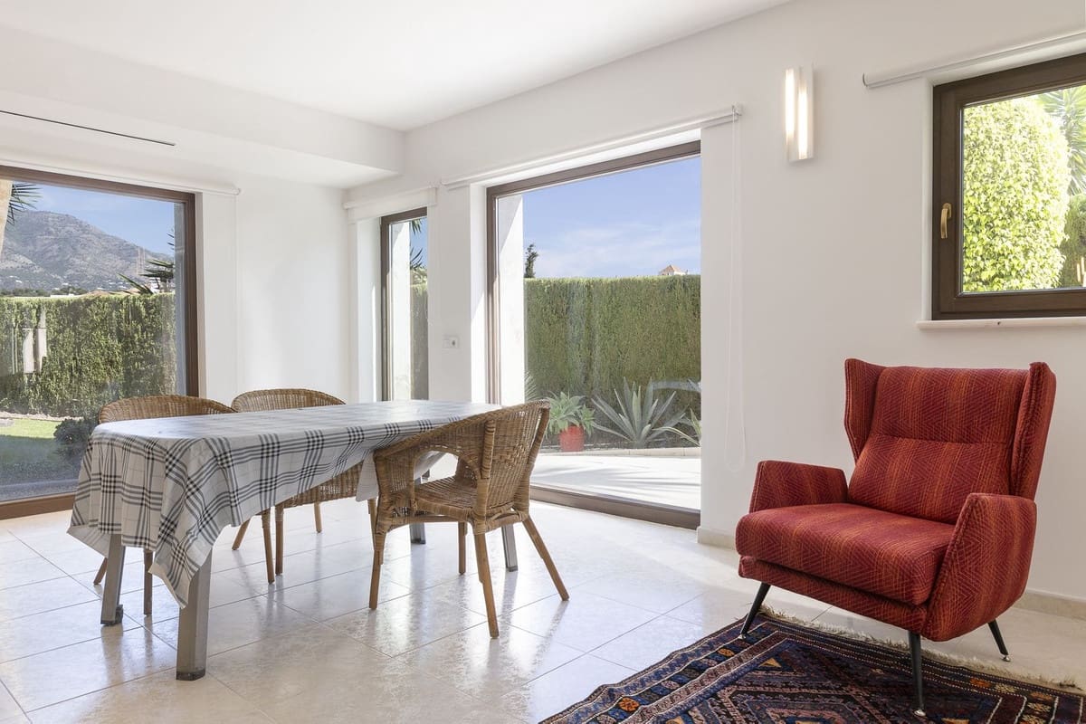 6 bedroom Villa for sale in Mijas Golf with garage - € 2,300,000 (Ref: 8644094)