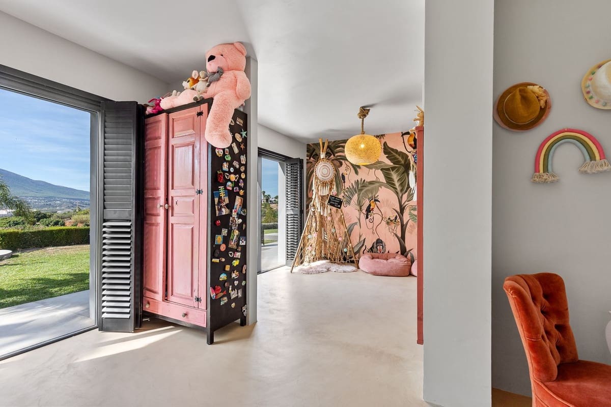 4 soveværelse Villa til salg i Alhaurin de la Torre med swimmingpool garage - € 2.000.000 (Ref: 8713833)