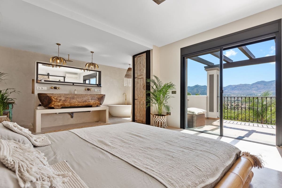 4 soveværelse Villa til salg i Alhaurin de la Torre med swimmingpool garage - € 2.000.000 (Ref: 8713833)