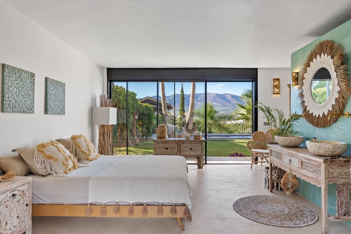 4 soveværelse Villa til salg i Alhaurin de la Torre med swimmingpool garage - € 2.000.000 (Ref: 8713833)