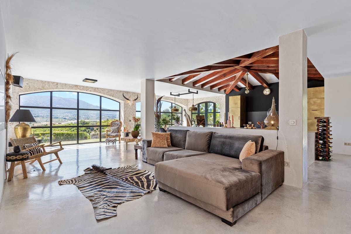 4 soverom Villa til salgs i Alhaurin el Grande med svømmebasseng garasje - € 2 000 000 (Ref: 8713834)