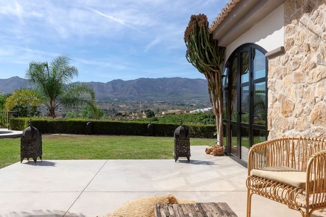 4 sypialnia Willa na sprzedaż w Alhaurín el Grande z basenem garażem - 2 000 000 € (Ref: 8713834)