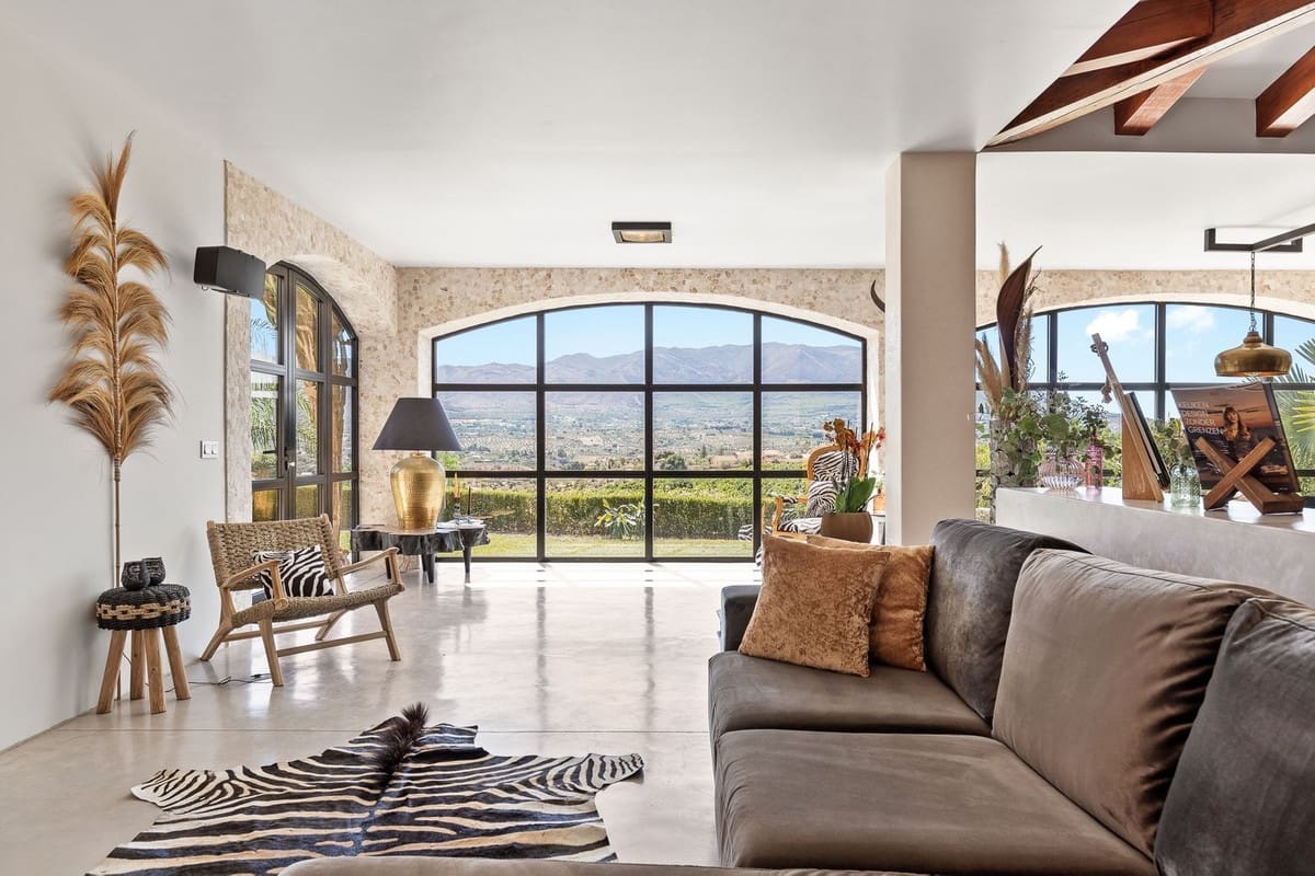 4 soverom Villa til salgs i Alhaurin el Grande med svømmebasseng garasje - € 2 000 000 (Ref: 8713834)