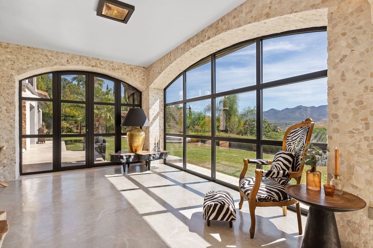 4 soverom Villa til salgs i Alhaurin el Grande med svømmebasseng garasje - € 2 000 000 (Ref: 8713834)