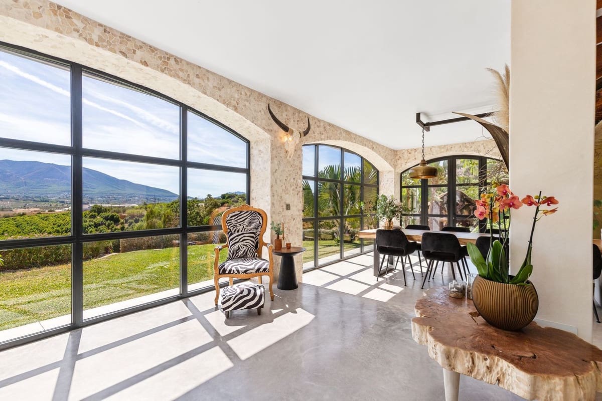 4 soverom Villa til salgs i Alhaurin el Grande med svømmebasseng garasje - € 2 000 000 (Ref: 8713834)