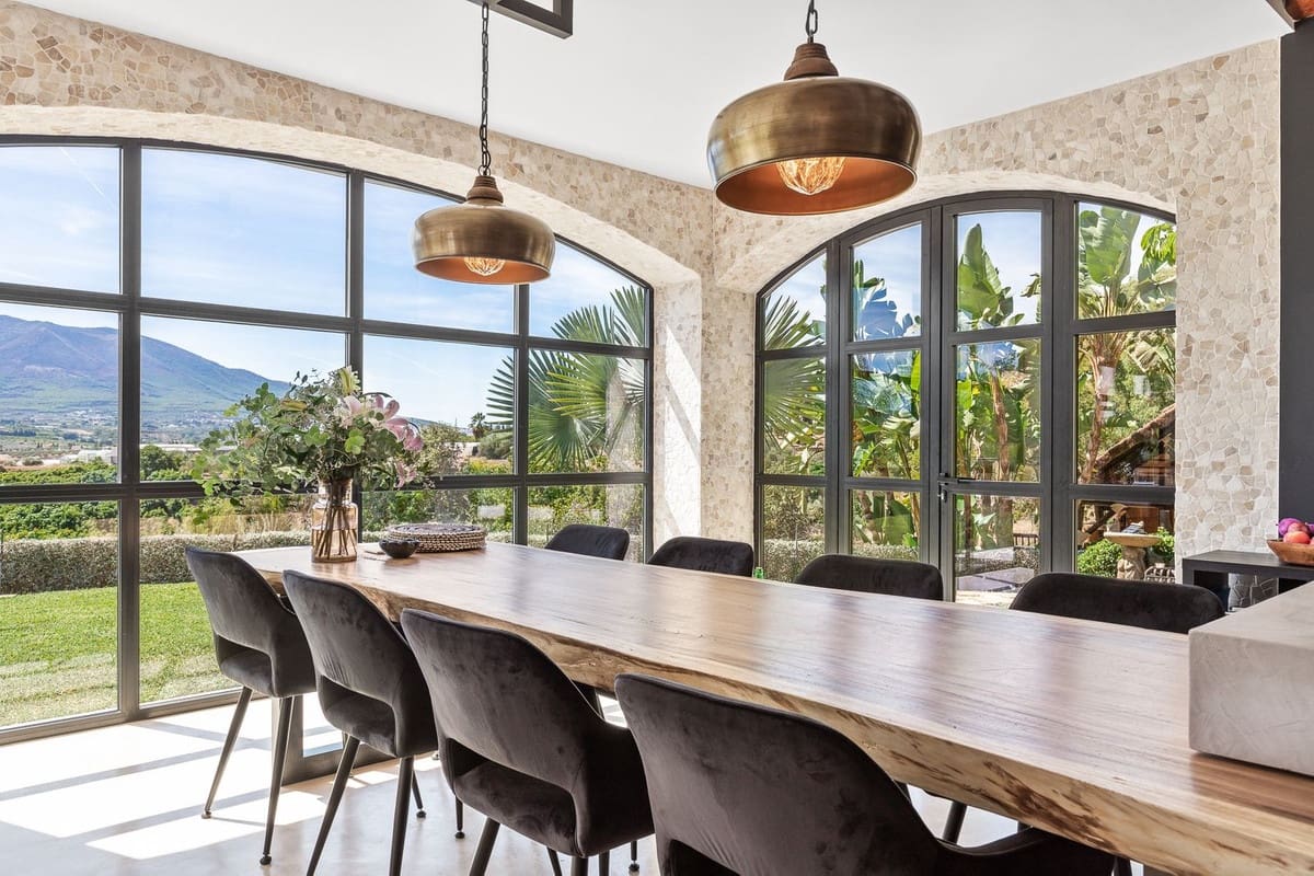 4 soverom Villa til salgs i Alhaurin el Grande med svømmebasseng garasje - € 2 000 000 (Ref: 8713834)