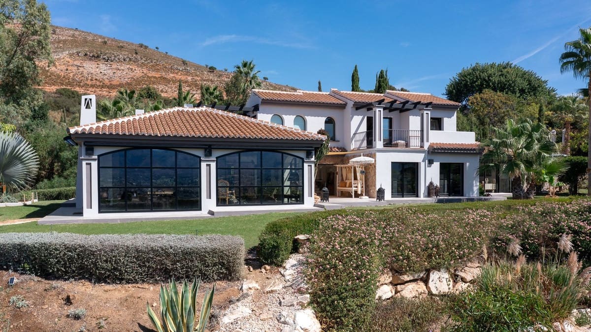 4 soverom Villa til salgs i Alhaurin el Grande med svømmebasseng garasje - € 2 000 000 (Ref: 8713834)